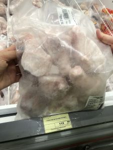 Купить недорого замороженную курицу в гипермаркете Маяк Волгоград на территории развития Волгино в Волгограде на Тулака